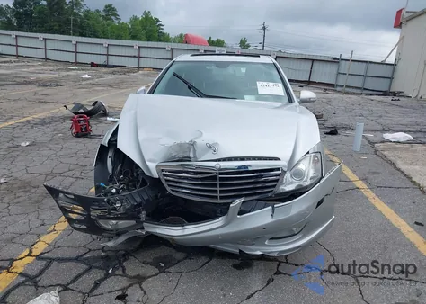 2008 Mercedes-Benz S 550 z USA, uszkodzony, nr VIN WDDNG71X38A230679